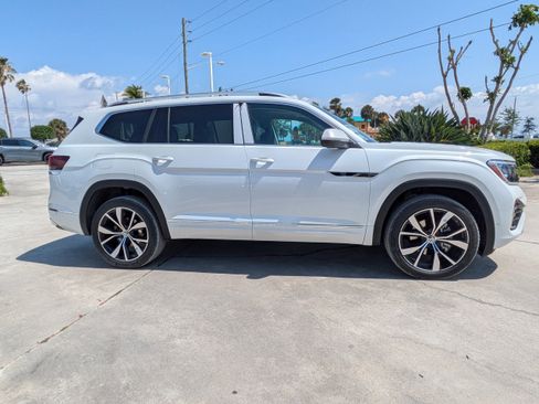 New 2026 Volkswagen Atlas SEL Premium R-Line AWD/4WD image 3