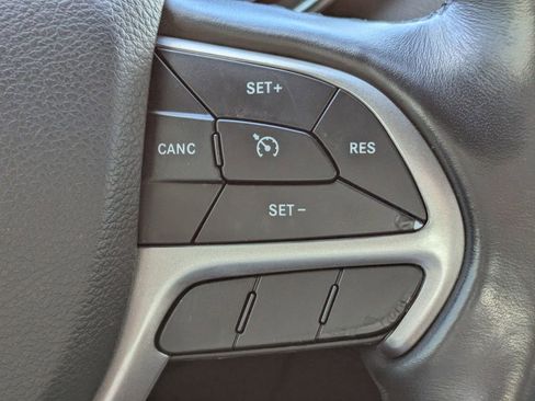 Used 2021 Jeep Grand Cherokee Laredo X image 25