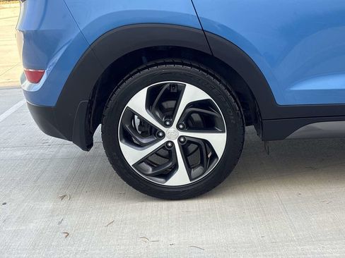 Used 2016 Hyundai Tucson Limited w/ Option Group 03 FWD image 9