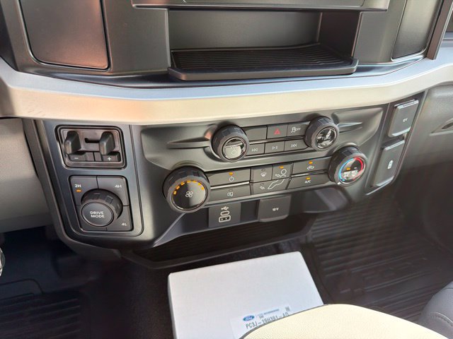 New 2026 Ford F600 4x4 Regular Cab Super Duty w/ XL Chrome Package image 13