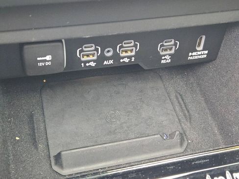 Used 2023 Jeep Grand Wagoneer Series III w/ Rear Seat Video Group 1 AWD/4WD image 28