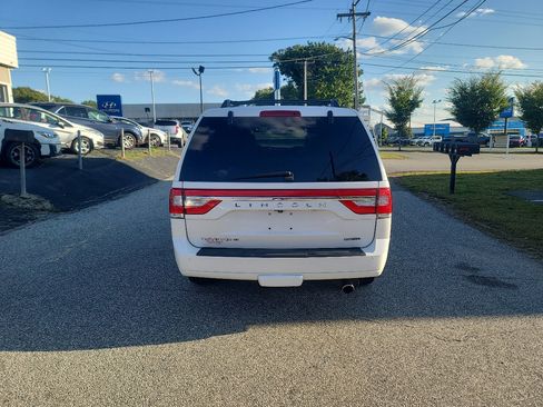 Used 2015 Lincoln Navigator 4WD image 6