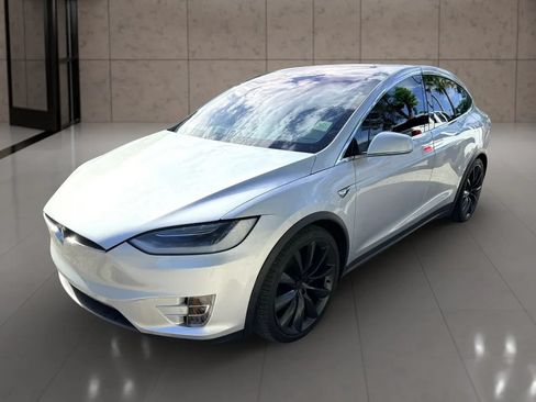Used 2018 Tesla Model X 100D AWD/4WD image 7