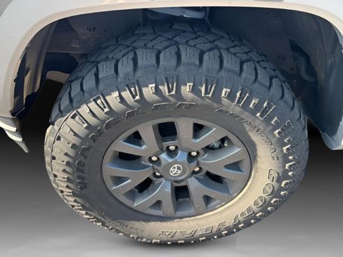 Used 2023 Toyota Tacoma TRD Sport image 38