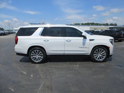 Used 2021 GMC Yukon Denali w/ Denali Ultimate Package AWD/4WD image 6