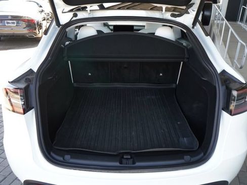 Used 2023 Tesla Model Y Performance AWD/4WD image 8