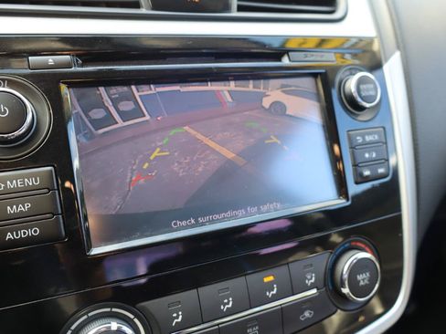 Used 2018 Nissan Altima 2.5 SR w/ SR Midnight Edition FWD image 16