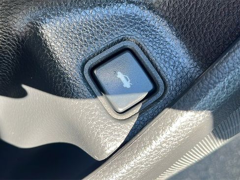 Used 2018 Honda Accord Touring image 13