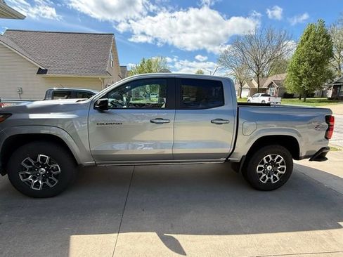 Used 2025 Chevrolet Colorado Z71 w/ Z71 Convenience Package 2 image 3