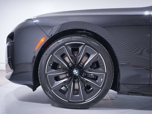 New 2026 BMW i7 xDrive60 AWD/4WD image 2