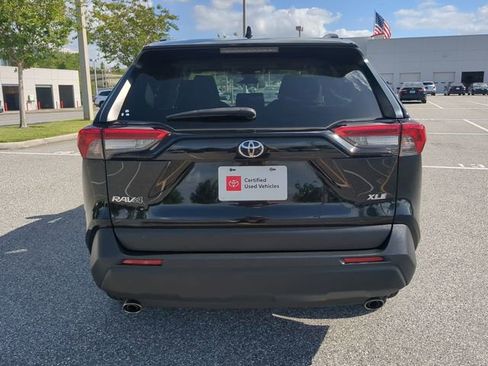 Certified 2022 Toyota RAV4 XLE w/ Convenience Package image 5