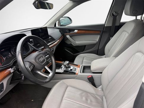 Used 2022 Audi Q5 2.0T Premium w/ Convenience Package image 12