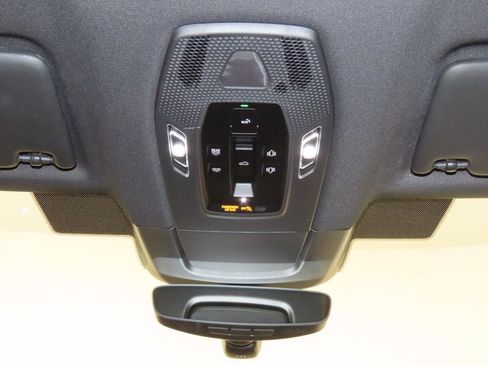 Certified 2024 Porsche Macan 4 Electric AWD/4WD image 32