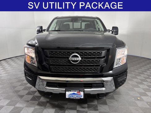 Used 2024 Nissan Titan SV w/ SV Convenience Package image 4