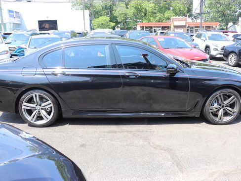 Used 2018 BMW 740i xDrive image 6