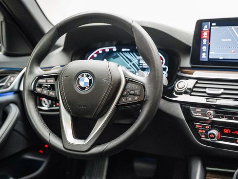 Certified 2023 BMW 530e RWD image 16