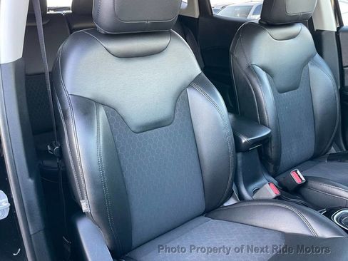 Used 2018 Jeep Compass Latitude image 17