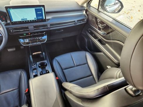New 2025 Lincoln Corsair AWD w/ Equipment Group 101A image 12
