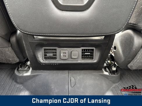 Used 2021 Chevrolet Silverado 1500 LT AWD/4WD image 38