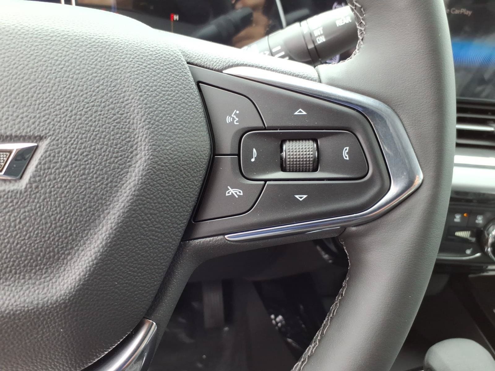 New 2026 Chevrolet Trax LT w/ Midnight Edition FWD image 14