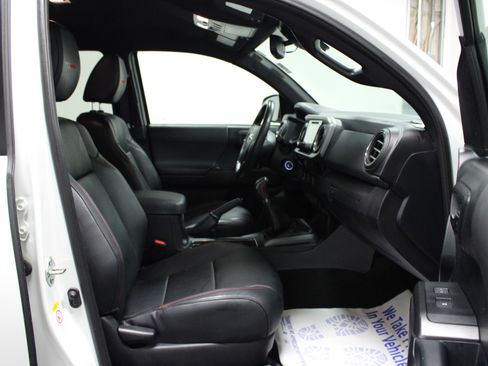 Used 2018 Toyota Tacoma TRD Pro image 16