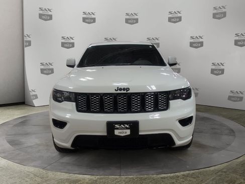 Used 2021 Jeep Grand Cherokee Laredo X AWD/4WD image 8