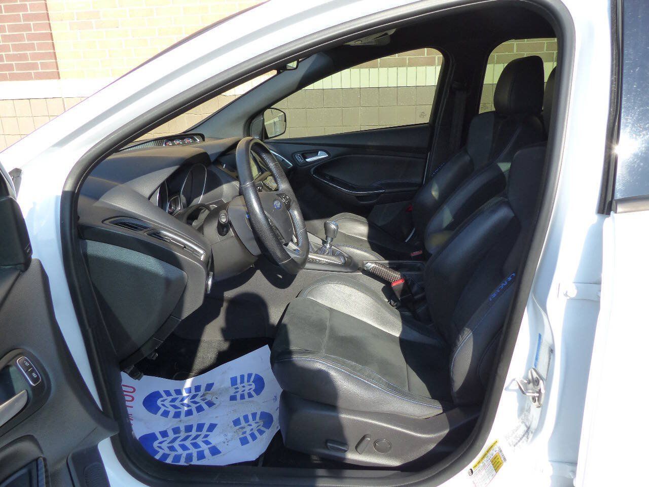 Used 2017 Ford Focus RS AWD/4WD image 35
