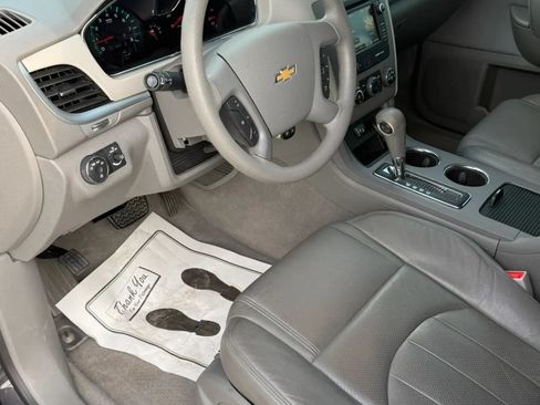 Used 2014 Chevrolet Traverse LS FWD image 15