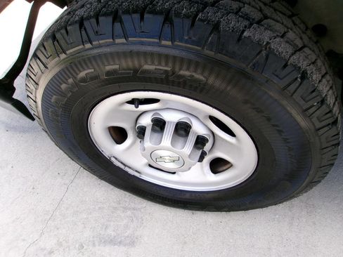 Used 2021 Chevrolet Express 2500 image 9