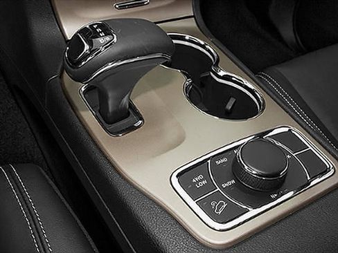 Used 2014 Jeep Grand Cherokee Limited w/ Luxury Group II AWD/4WD image 65