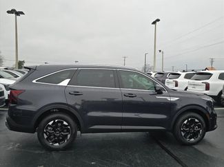 New 2026 Kia Sorento S video 2