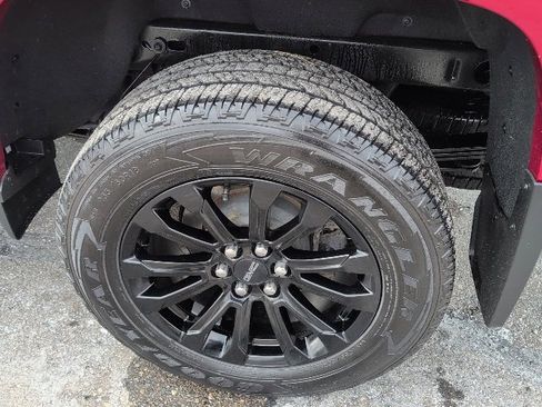 Used 2022 GMC Canyon Elevation image 18