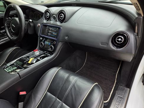 Used 2014 Jaguar XJ AWD image 2