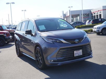 Used 2022 Toyota Sienna Limited