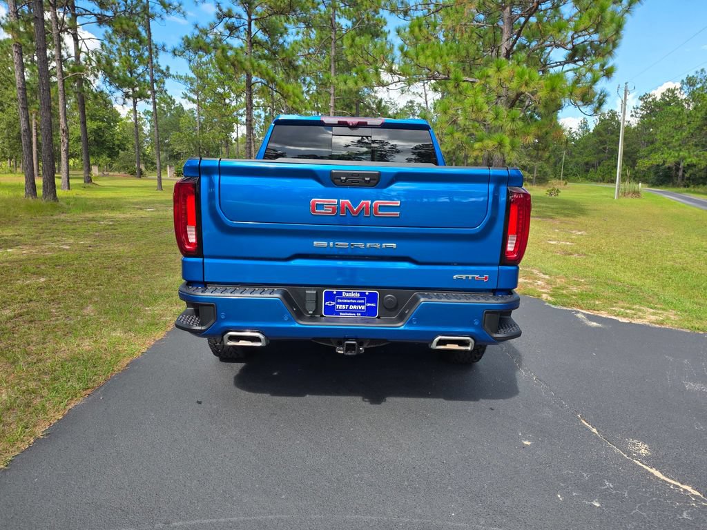 Used 2022 GMC Sierra 1500 AT4 w/ AT4 Premium Package AWD/4WD image 4