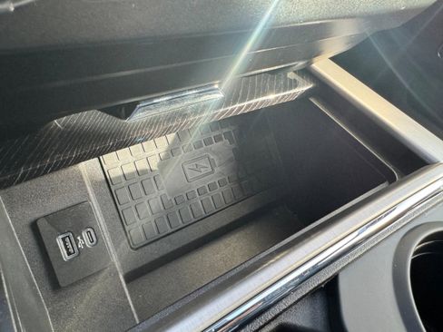 Used 2022 Ford F350 Platinum w/ FX4 Off-Road Package image 31