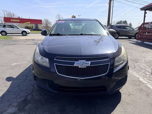Used 2014 Chevrolet Cruze LS image 2