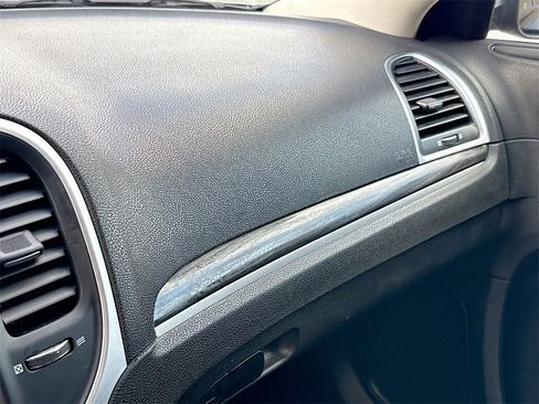 Used 2022 Chrysler 300 Touring w/ Sport Appearance Package image 21