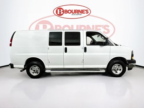 Used 2024 GMC Savana 2500 w/ Driver Convenience Package RWD image 9