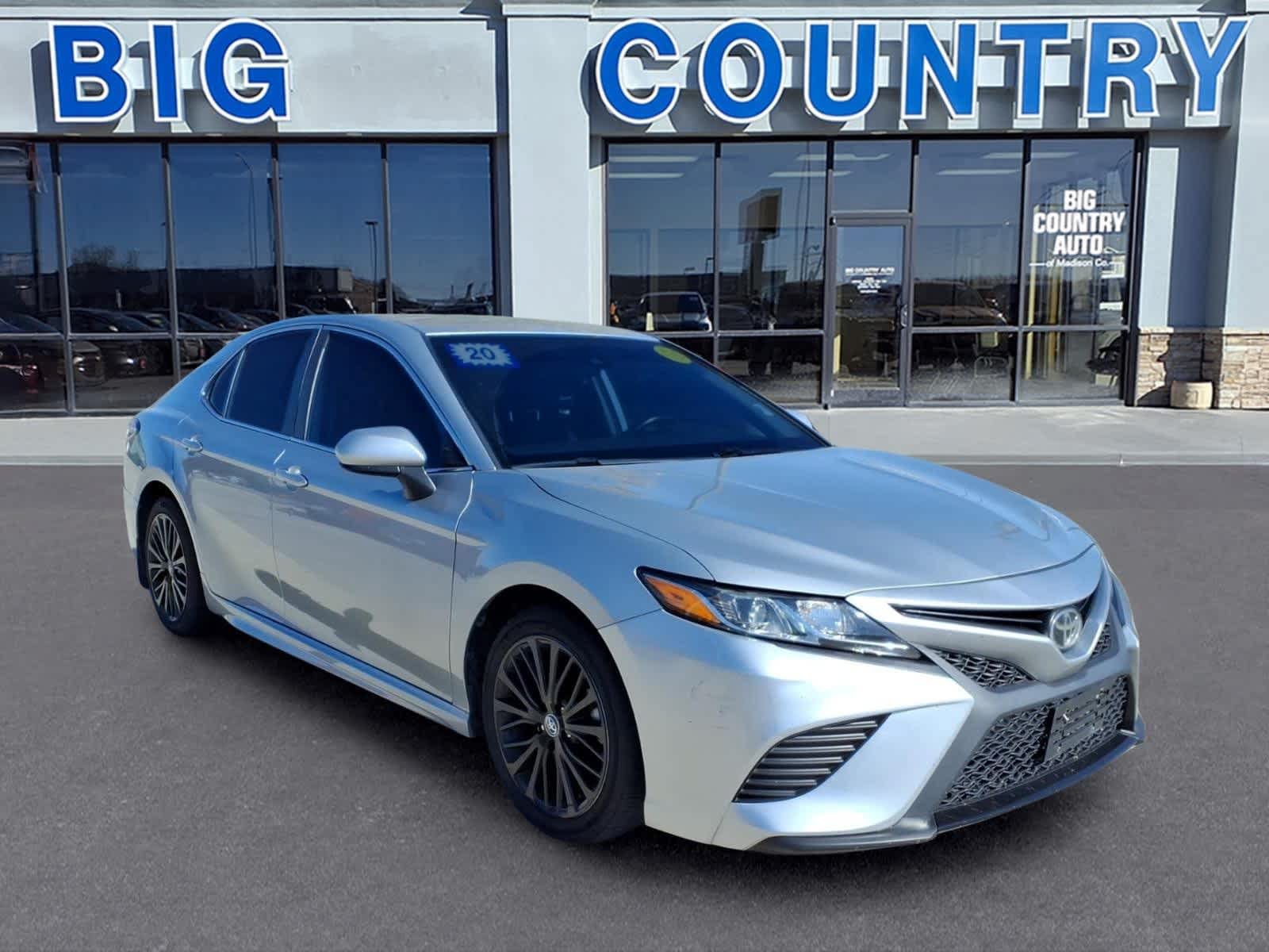 Used 2020 Toyota Camry SE FWD image 3