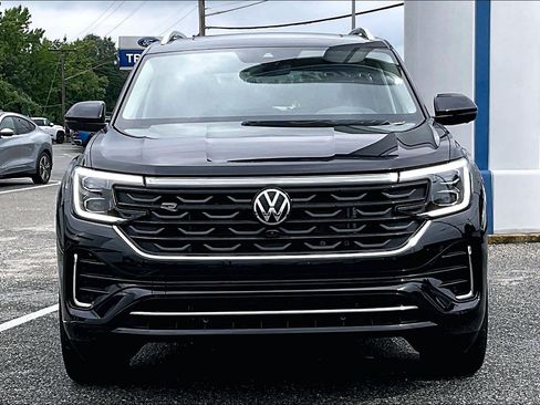 Used 2025 Volkswagen Atlas SEL Premium R-Line AWD/4WD image 2