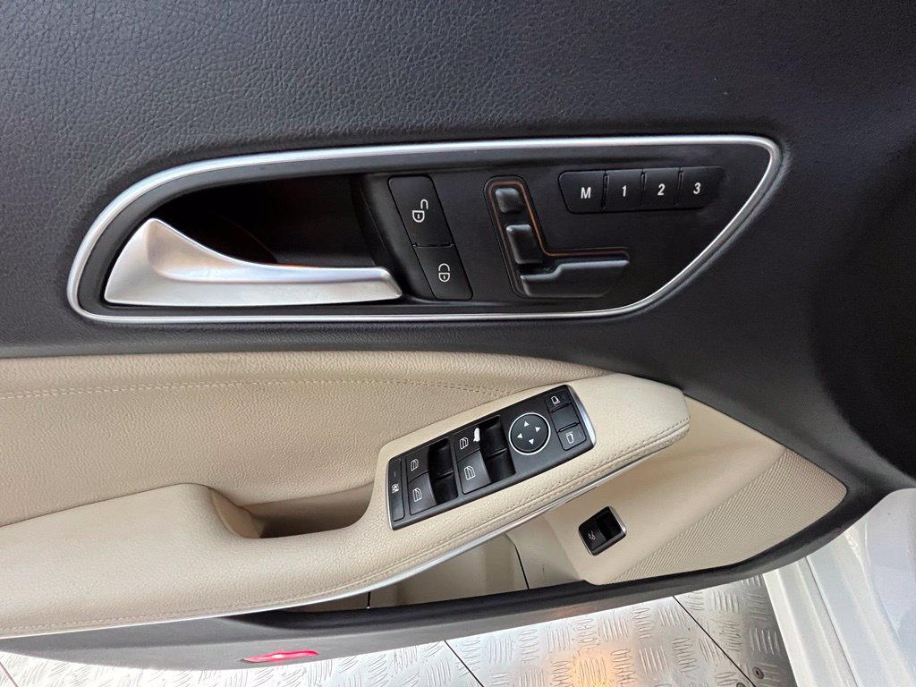 Used 2016 Mercedes-Benz CLA 250 4MATIC image 32