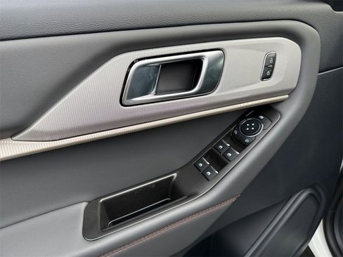 New 2025 Ford Explorer Active w/ Active Comfort Package image 20