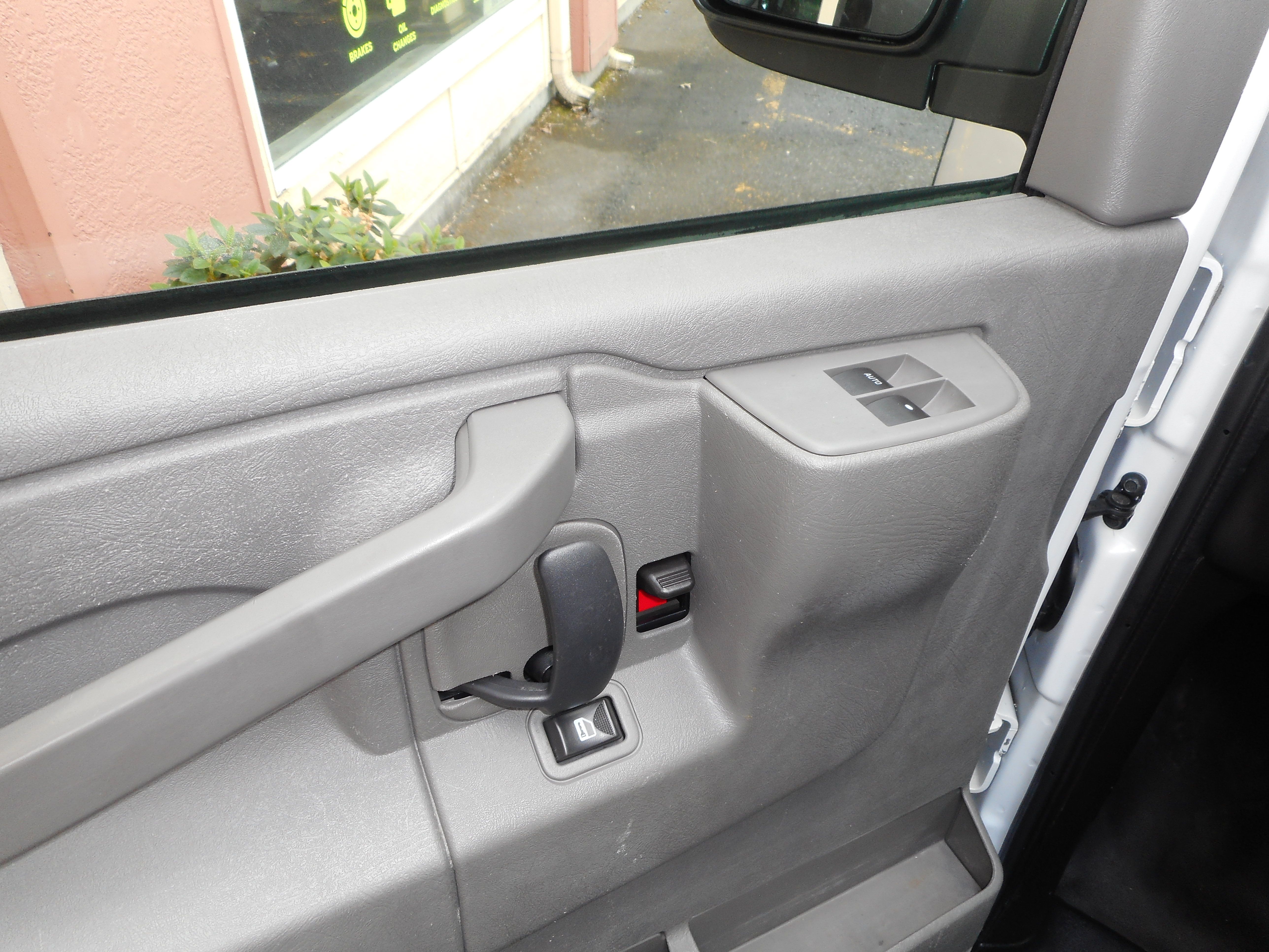 Used 2016 Chevrolet Express 2500 w/ Cold Climate Package RWD image 17