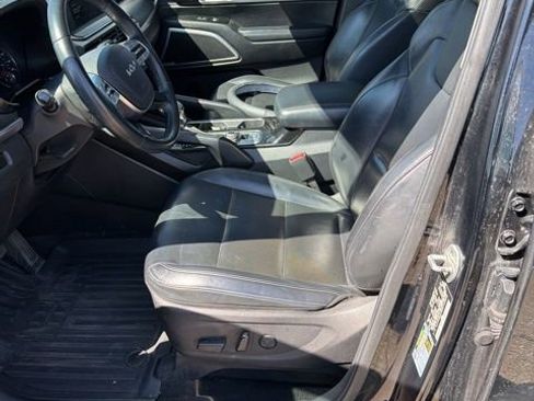 Used 2022 Kia Telluride S image 5