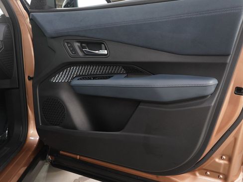 Used 2024 Nissan Ariya PLATINUM+ e-4ORCE image 9