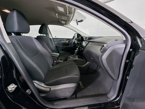 Used 2018 Nissan Rogue Sport S image 29