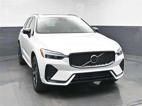 New 2026 Volvo XC60 B5 Core w/ Climate Package image 2