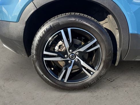 Certified 2025 Volvo XC40 B5 Core image 7