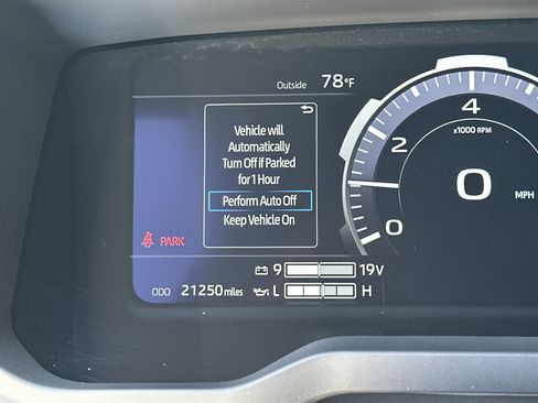 Used 2024 Toyota Tundra Platinum AWD/4WD image 22